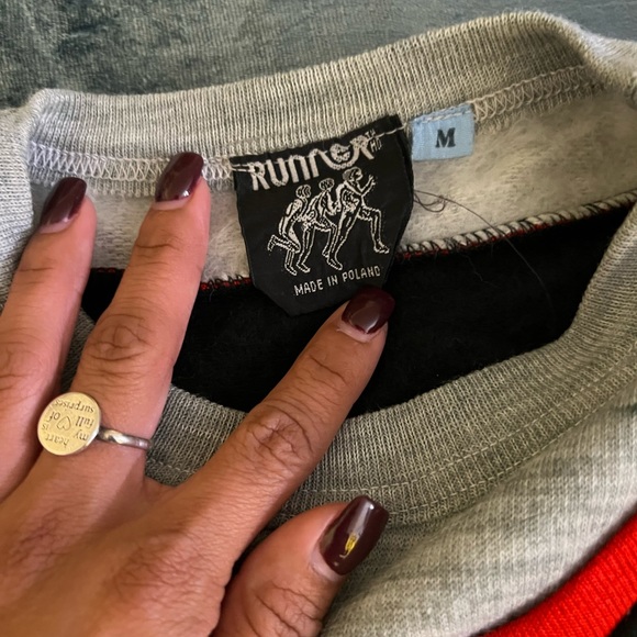 Black running sweater - Picture 9 of 9